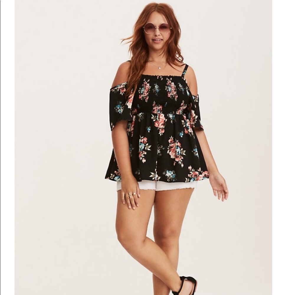 FLORAL PRINT SMOCKED COLD SHOULDER TOP